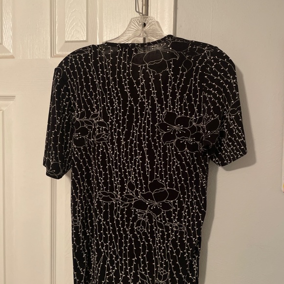 Patterned top - Picture 2 of 2